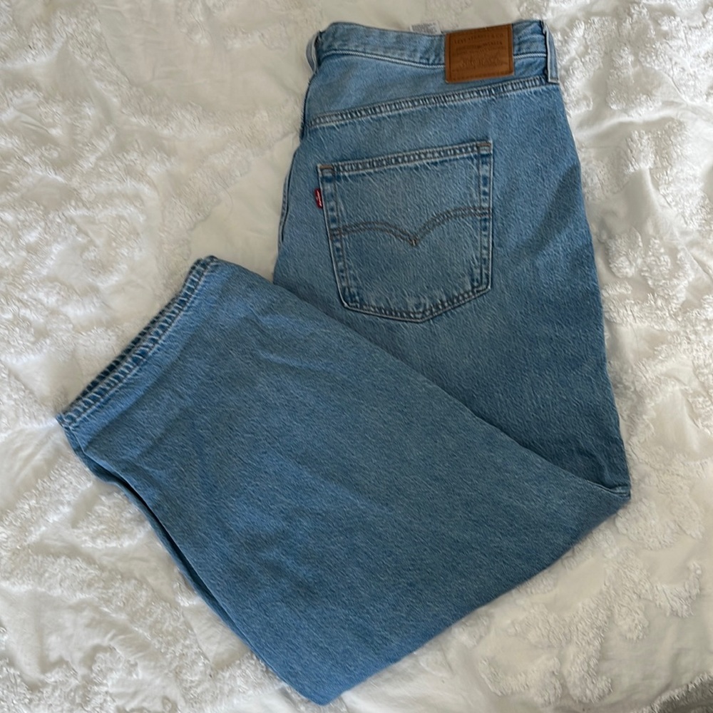 Levi’s Baggy Dad Premium Distressed Jeans - size 18 Women - never worn